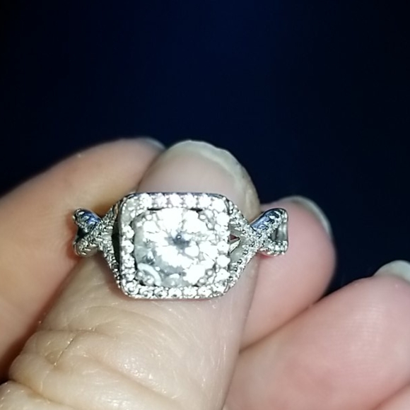 4 Pretty Rings - Picture 3 of 12